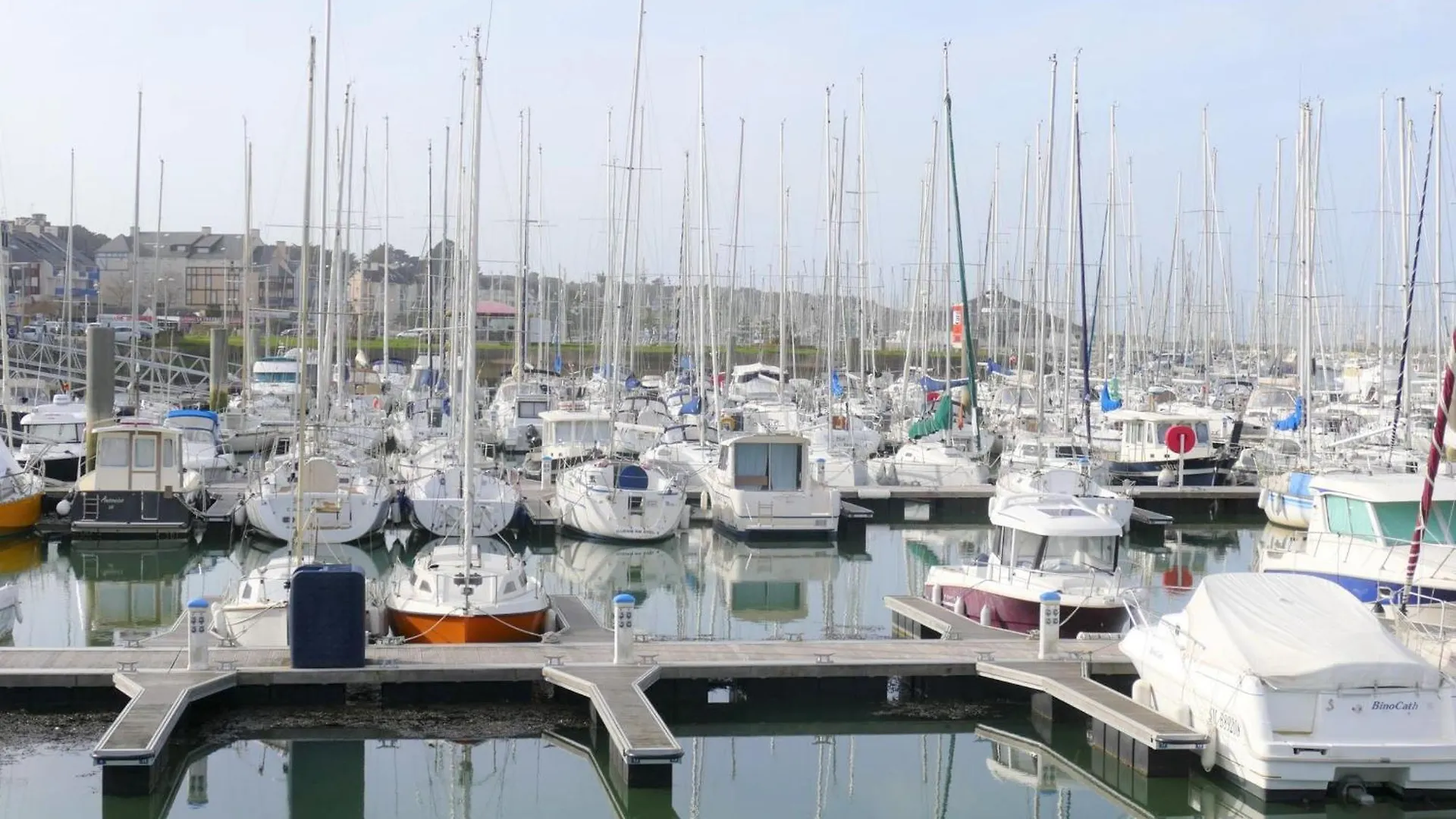 Appartement 4 Pers A Arzon, Piscine Et Parking, Proche Plage Et Port - Fr-1-775-21 Arzon